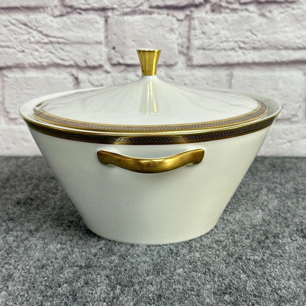 Johann Seltmann Vohenstrauß Bavaria Porcelain Serving Soup Bowl Lid Gold MCM